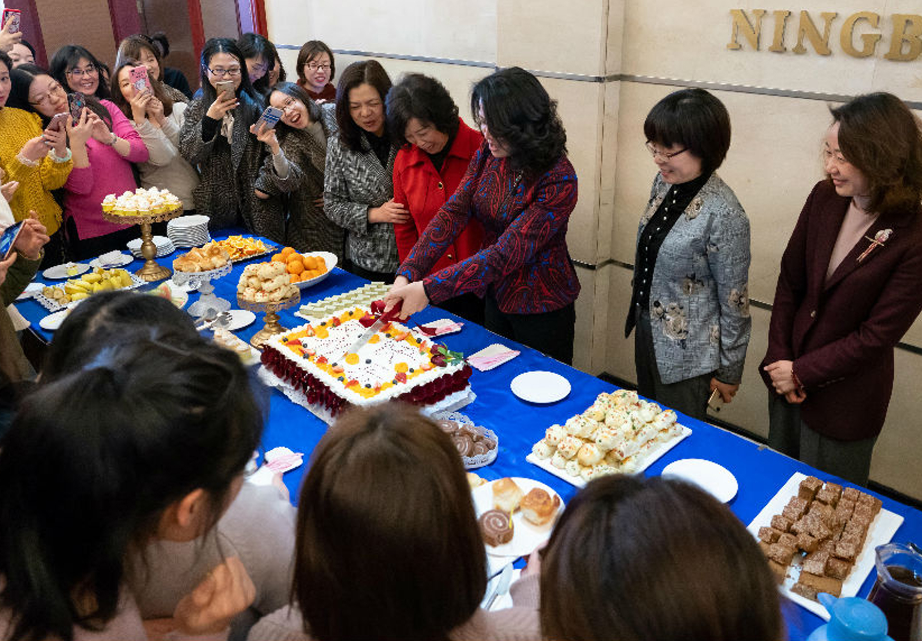 寧興控股舉辦“健康生活?靚麗人生”三八婦女節主題沙龍講座